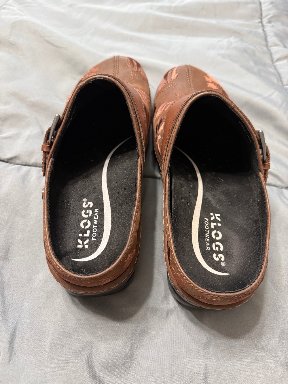 Klogs Austin 9.5W Brown Floral-Embroidered Slip-On Clogs slip resistant - Picture 3 of 6